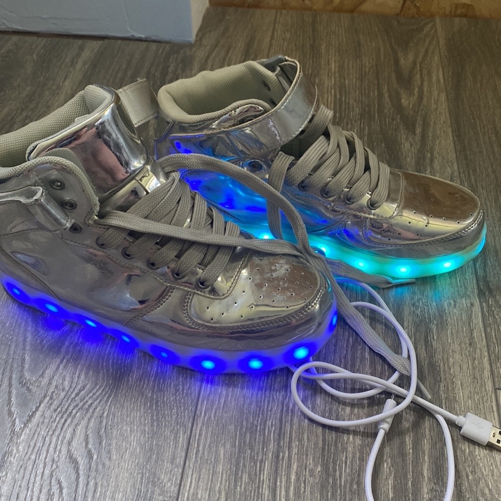 Light up High Tops - change color- and blinking function - Picture 9 of 11